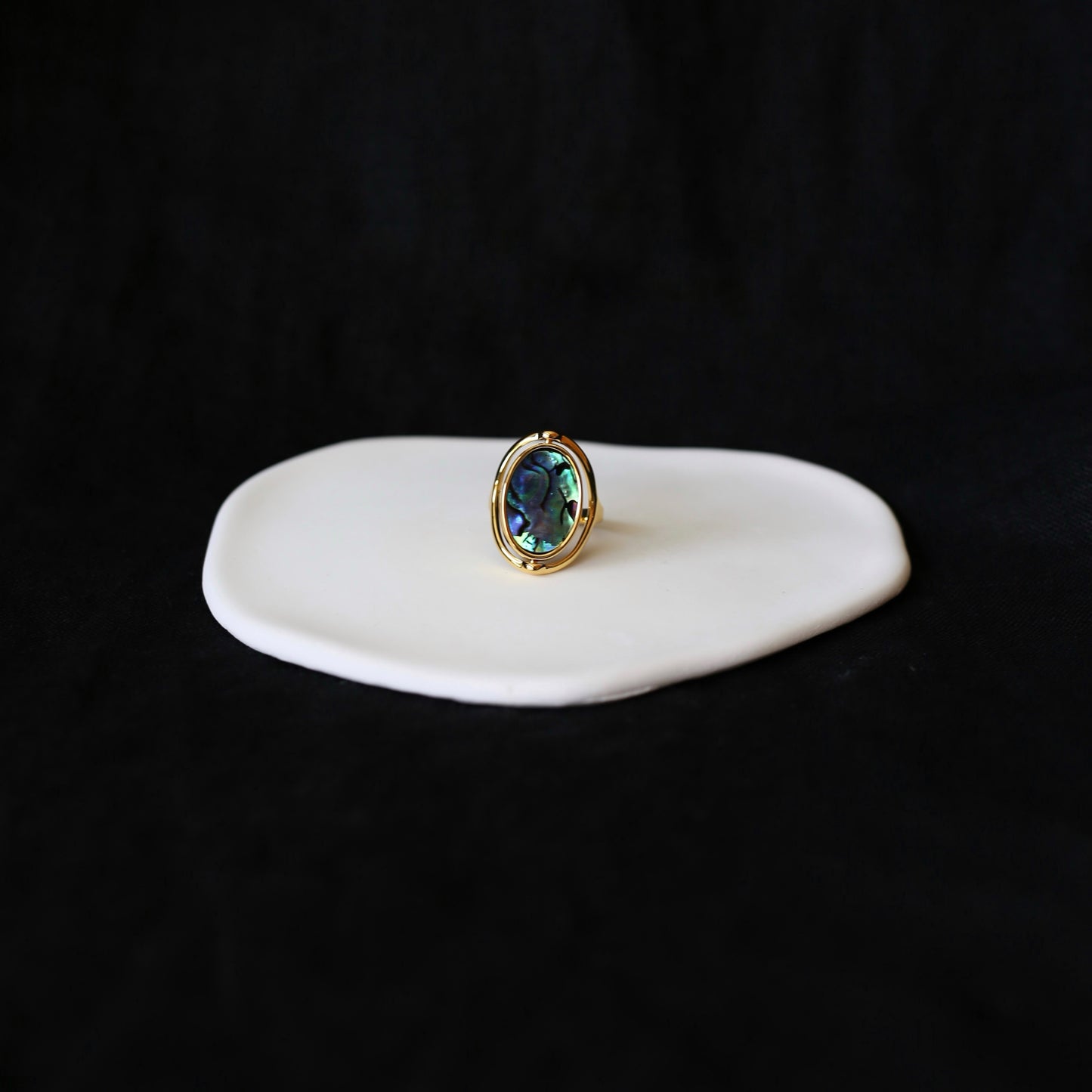 Double-sided mother-of-pearl ring