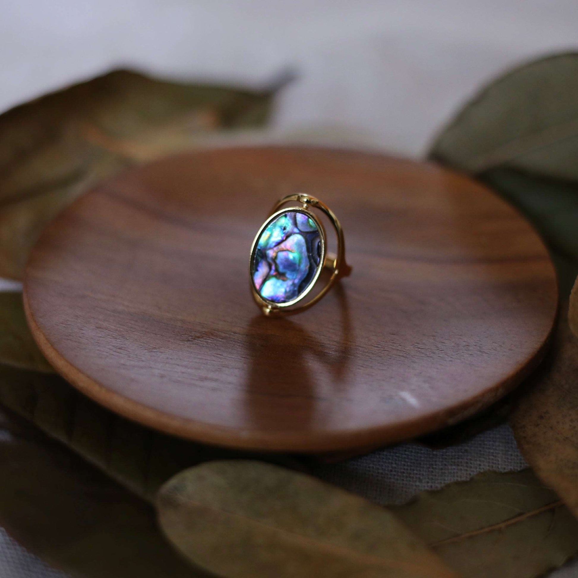 Double-sided mother-of-pearl ring