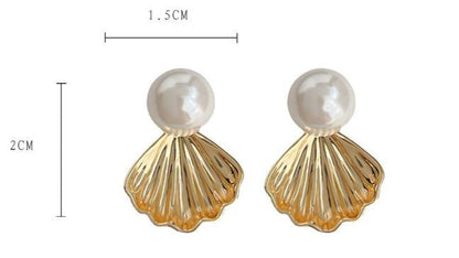 Shell Pearl Earrings